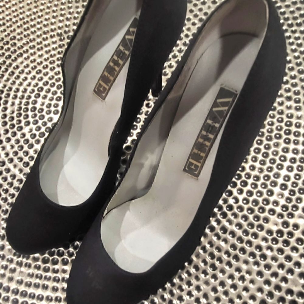 Vera Wang White heels 